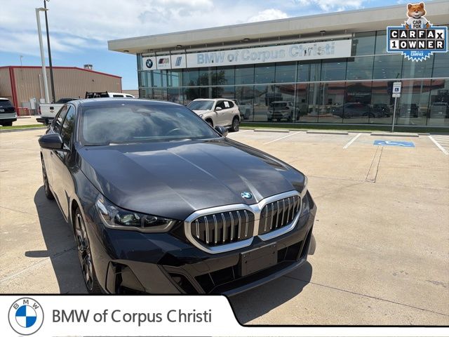 Gray (Dark Graphite Metallic) 2026 BMW 5 Series Sedan Rear-Wheel Drive 8-Speed Automatic