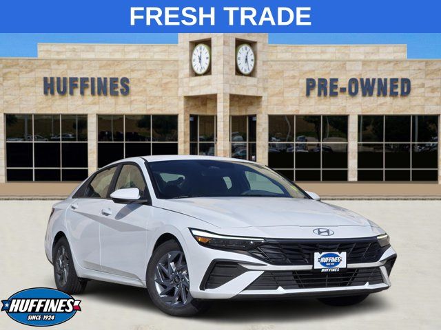 White 2024 Hyundai Elantra Sedan Front-Wheel Drive Continuously Variable Transmission