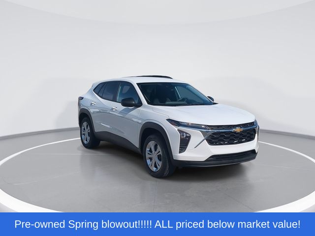 Used 2025 Summit White Chevrolet LS image 2