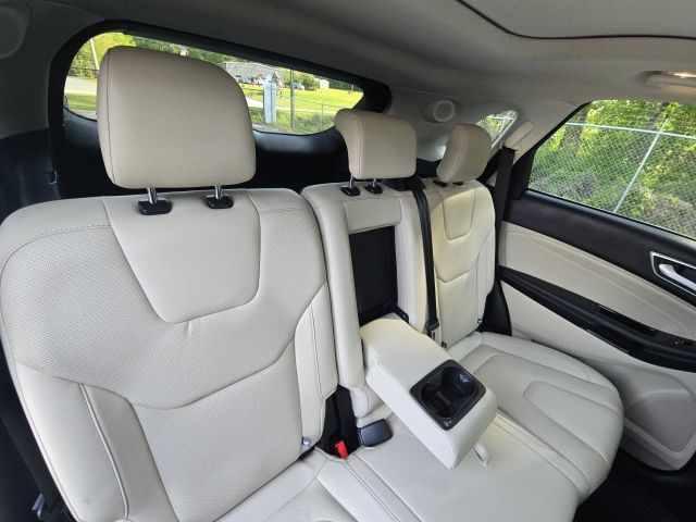 2019 Ford Edge Titanium:45449B