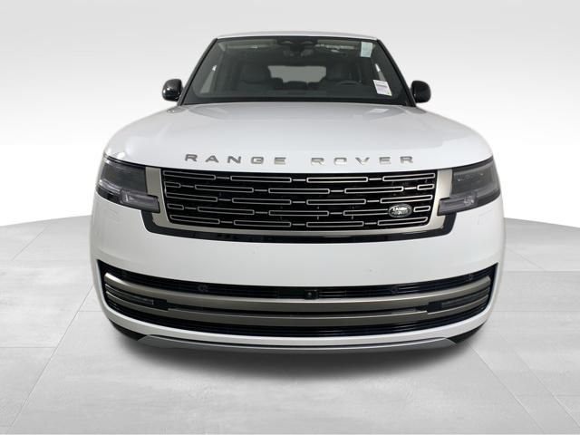 2024 Land Rover Range Rover SE 13