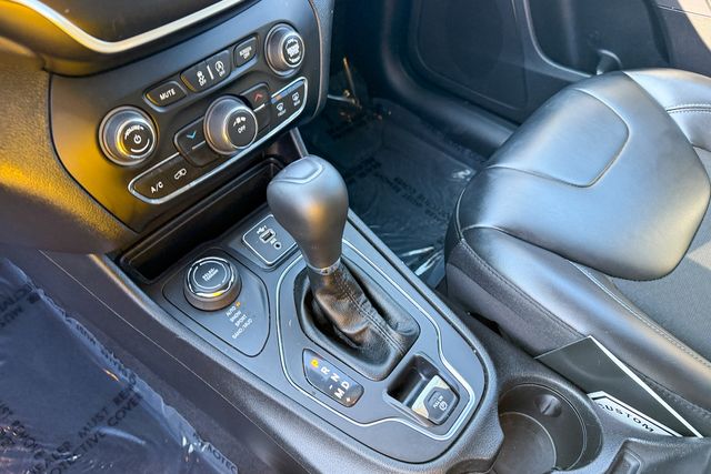 used 2020 Jeep Cherokee car, priced at $18,290