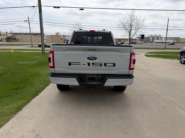 View vehicle photo 4