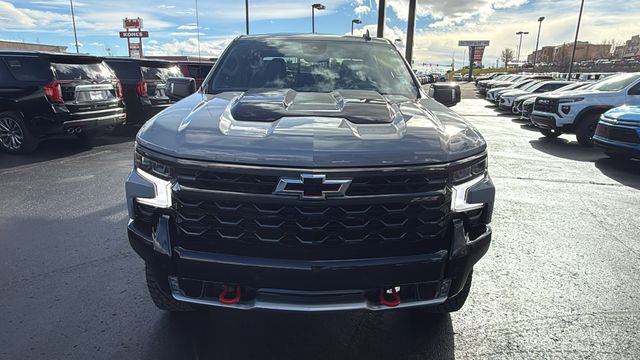 2025 Chevrolet Silverado 1500 ZR2 8