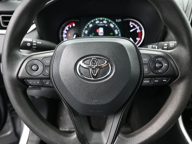 2024 Toyota RAV4 XLE 19