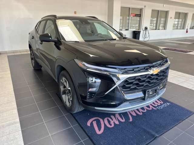 2025 Chevrolet Trax LT - 1