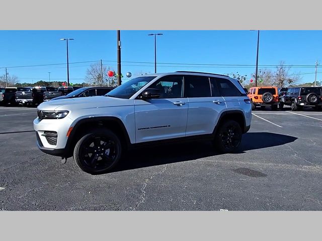 2025 Jeep Grand Cherokee Altitude X 4x2