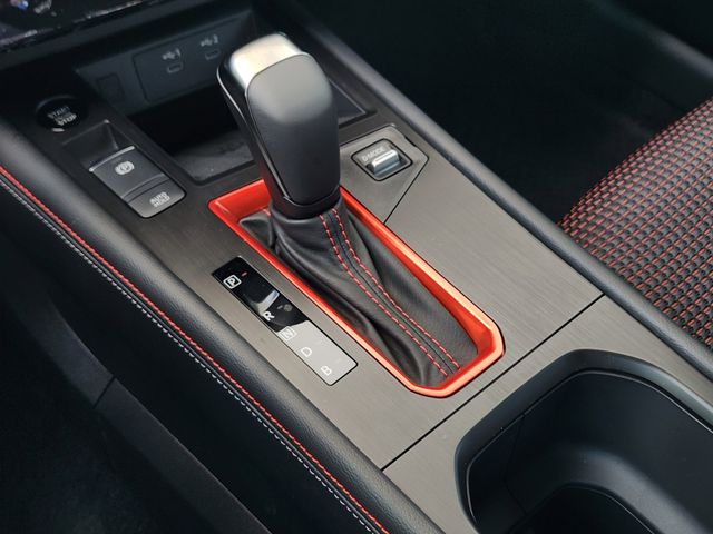 2025 Nissan Kicks SR photo 14