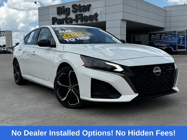 2023 Nissan Altima 2.5 SR White at Durrett Motor Company