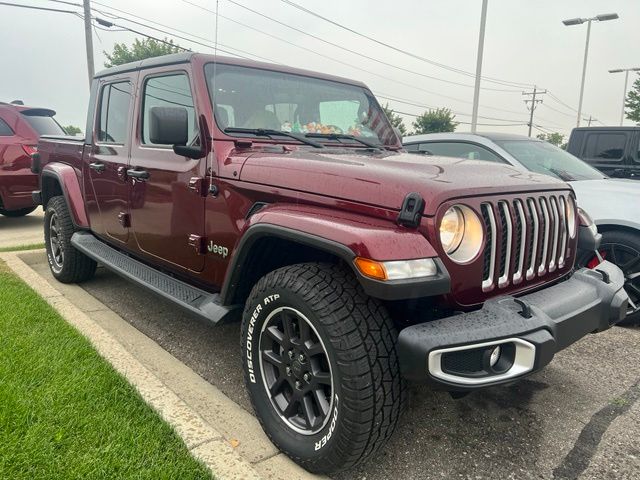 2022 Jeep Gladiator Overland - Snazzberry Pearlcoat exterior view 4