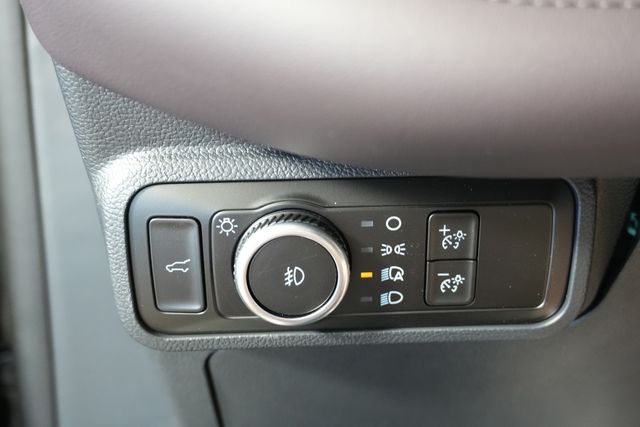 New 2026 Black Ford Platinum image 18