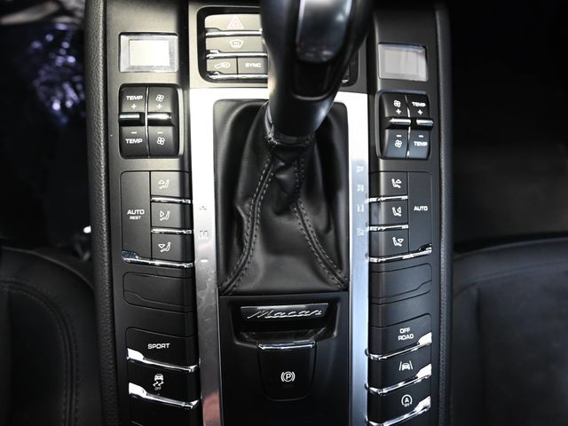 Used 2018 Black Porsche Base image 26