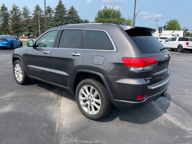 Used 2017 Granite Crystal Metallic Clearcoat Jeep Limited image 5