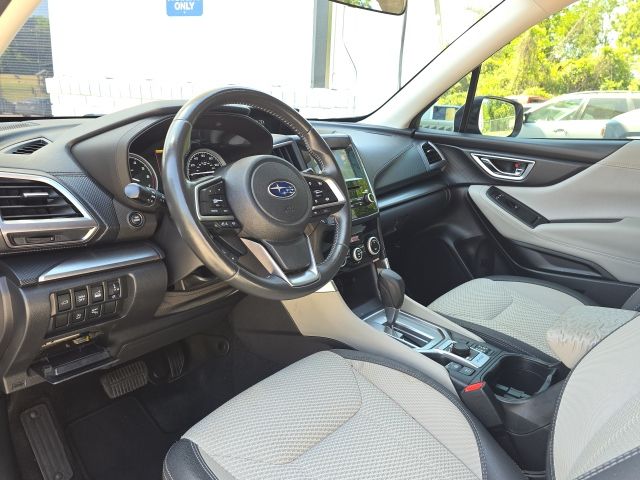 2023 Subaru Forester Premium:B02302