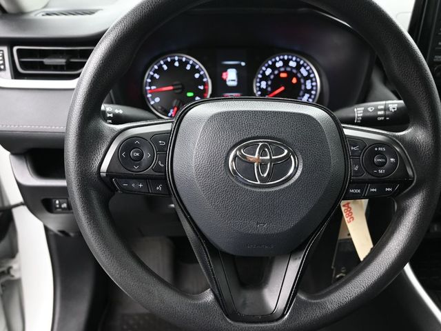 2021 Toyota RAV4 LE 18