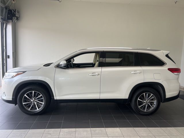 2019 Toyota Highlander XLE White at Classic Chevrolet Galveston