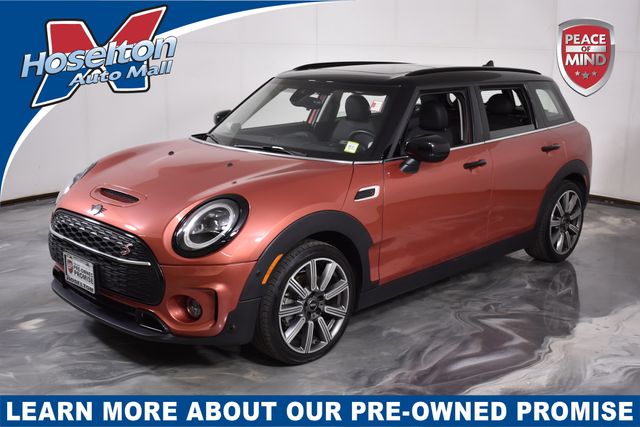 Pink (Coral Red Metallic) 2024 MINI Cooper Clubman Wagon Front-Wheel Drive 7-Speed Automatic