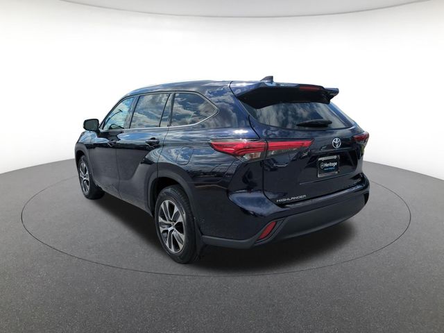 used 2022 Toyota Highlander car, priced at $32,771