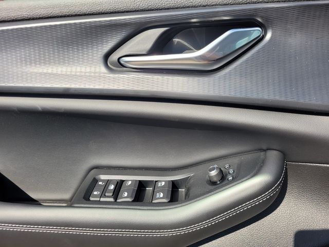 New 2025 White Jeep Altitude X image 23