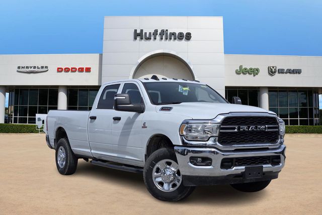 2023 Ram 3500 Tradesman photo 3
