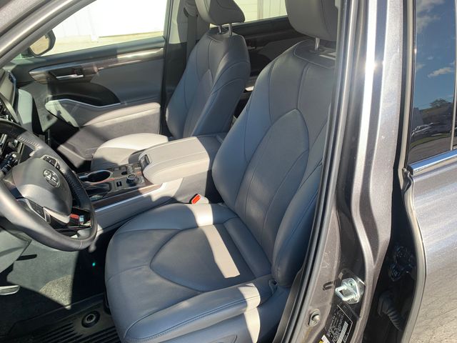 Used 2023 Toyota Highlander SUV