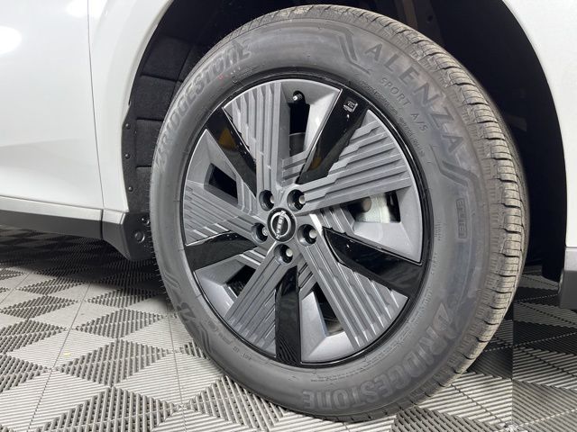 2025 Everest White Pearl Tricoat Nissan Murano SL AWD SUV