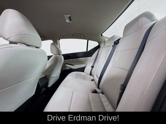 Used 2025 Nissan Altima Sedan