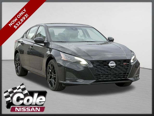 Super Black Clearcoat 2026 Nissan Altima 2.5 SR AWD Sedan All-Wheel Drive Continuously Variable Transmission