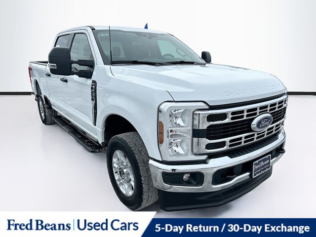 2025 Ford F-250 Super Duty XLT Crew Cab 4WD