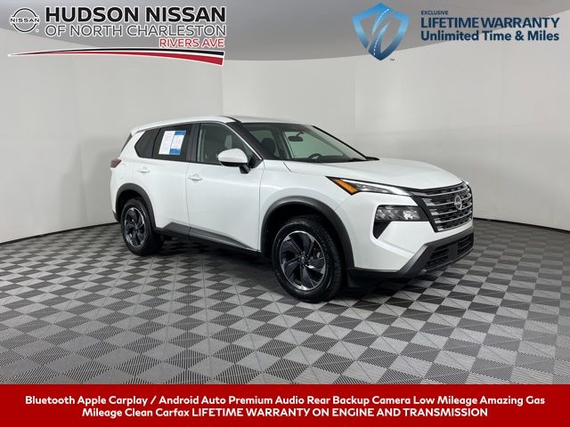 2024 Everest White Pearl Nissan Rogue SV SUV