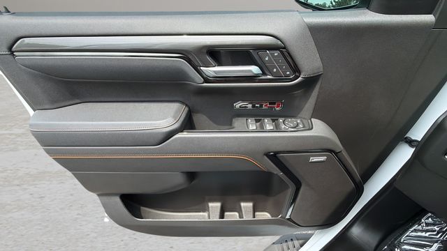 Used 2026 White GMC AT4 image 17