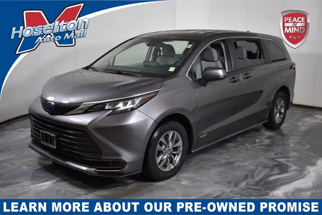 2021 Toyota Sienna LE 8-Passenger FWD