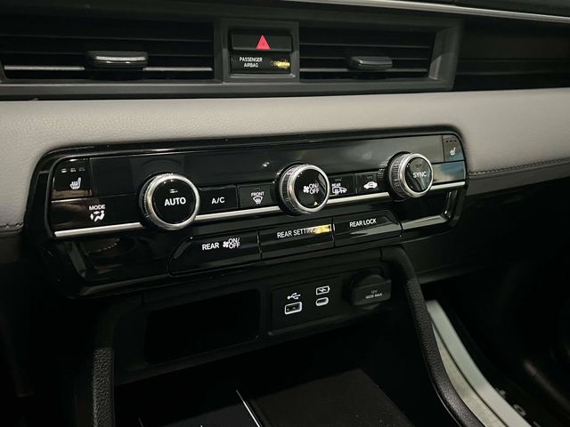 used 2025 Honda Pilot car, priced at $38,991