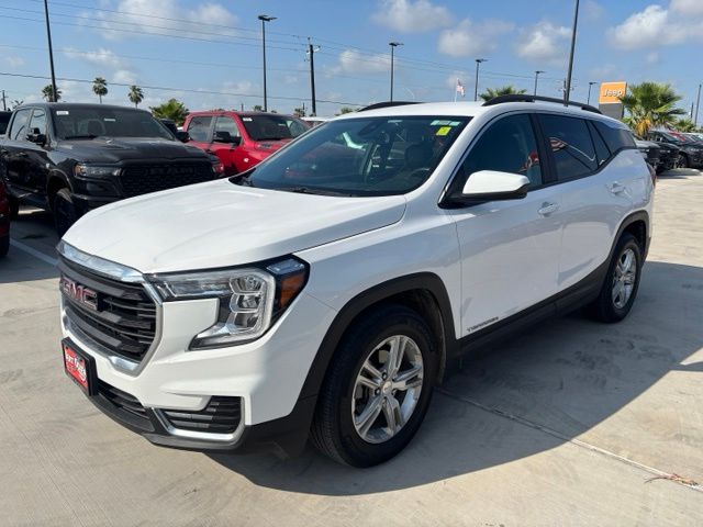 Used 2023 White GMC SLE image 3
