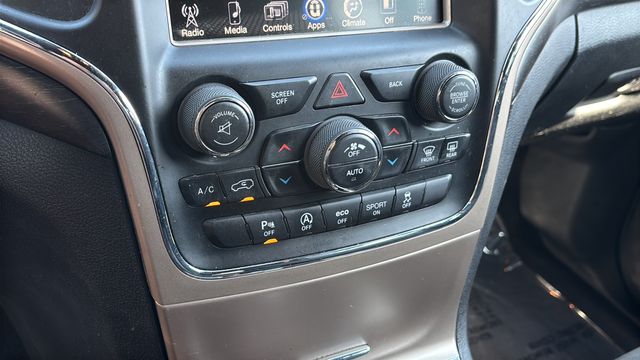 Used 2016 Silver Jeep Laredo image 30