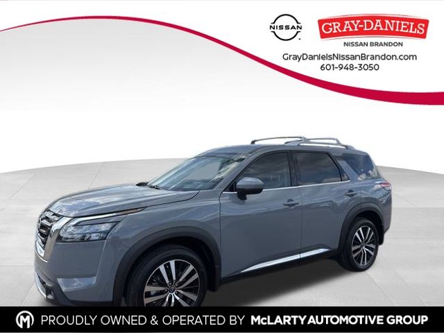 2025 Nissan Pathfinder Platinum's photo