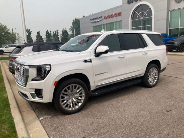 2024 GMC Yukon Denali - White Frost exterior view 2