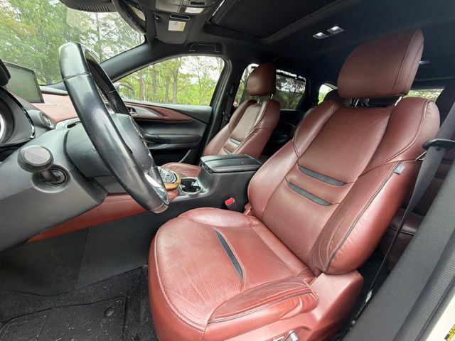 Used 2017 White Mazda Signature image 10