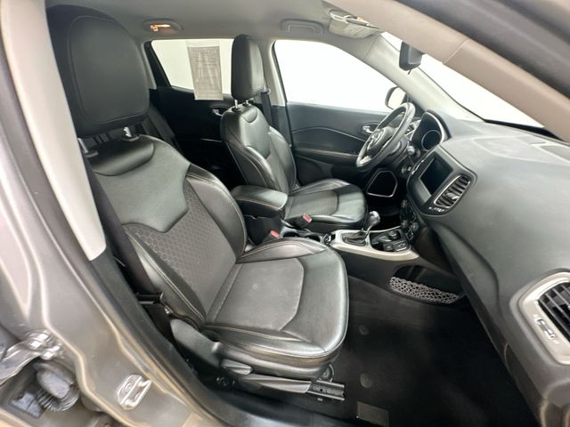 Used 2021 Silver Jeep Latitude image 25