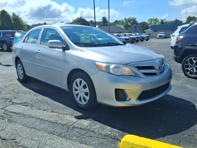 Classic Silver Metallic 2013 Toyota Corolla Sedan Front-Wheel Drive 4-Speed Automatic