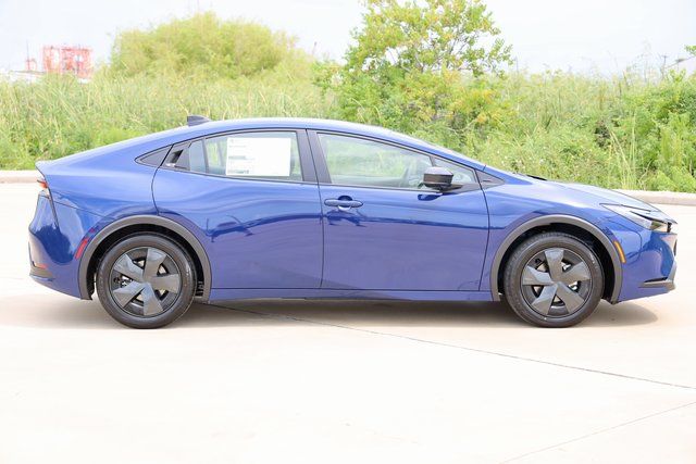 2026 Toyota Prius LE - 3