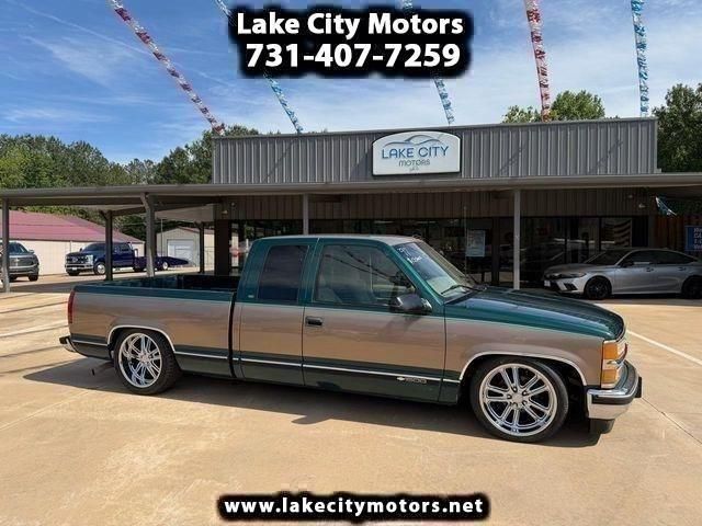 Emerald Green Metallic 1997 Chevrolet C/K 1500 Pickup Truck Rear-Wheel Drive Automatic