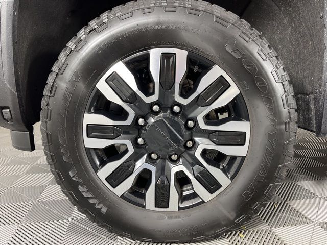 2024 White Frost Tricoat GMC Sierra 2500HD Denali Ultimate 4X4 Truck