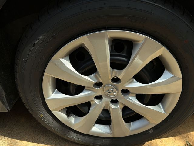 Used 2024  Toyota LE image 9