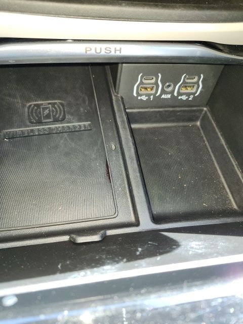 Used 2023 Black Chrysler Limited image 21