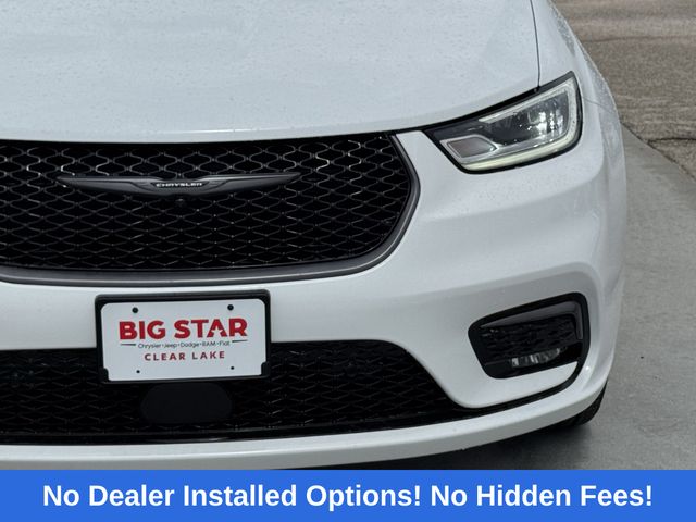 2026 Chrysler Pacifica Select White at Bayshore Chrysler Jeep Dodge Ram