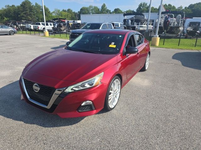 Used 2020 Red Nissan 2.5 SR image 4