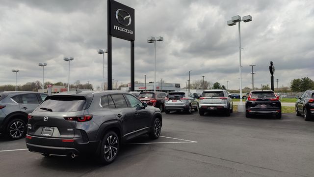 View vehicle photo 7