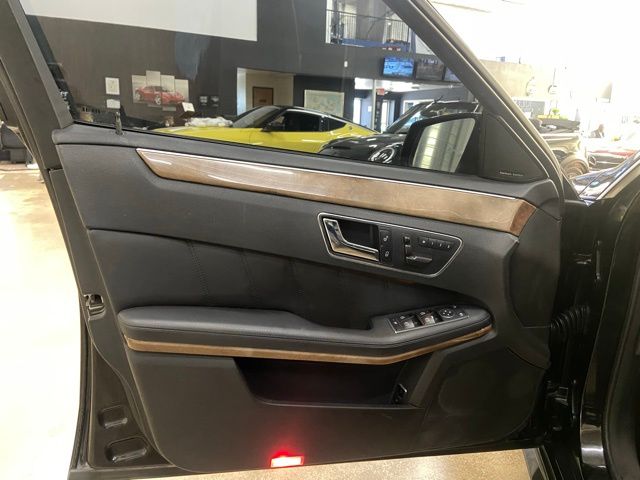 2011 Mercedes-Benz E 350 thumbnail 15