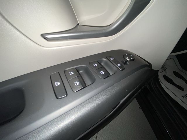 Used 2024 Black Hyundai SEL image 13